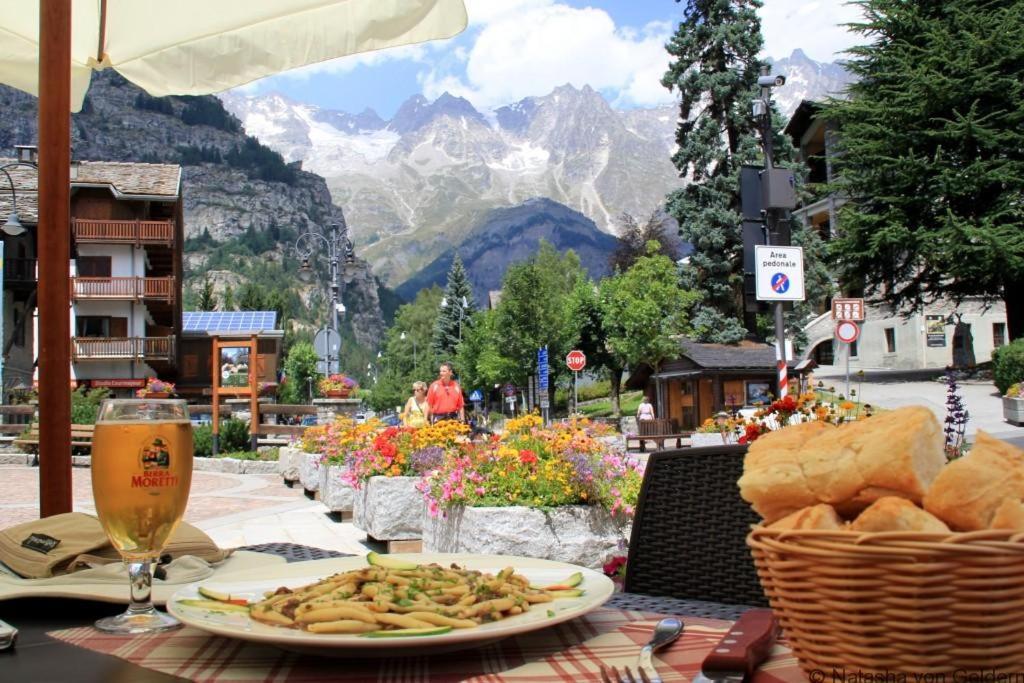Apartment La maison des Guides Courmayeur Extérieur photo